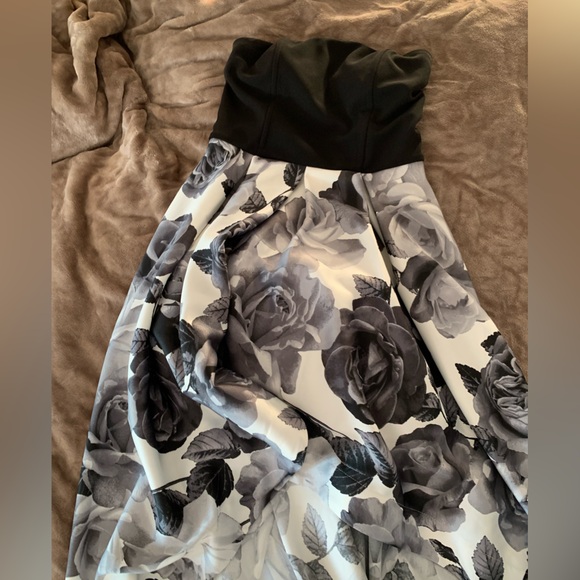 Stunning prom dress/evening gown. Women size 9 cropped front. Great condition - Picture 1 of 8